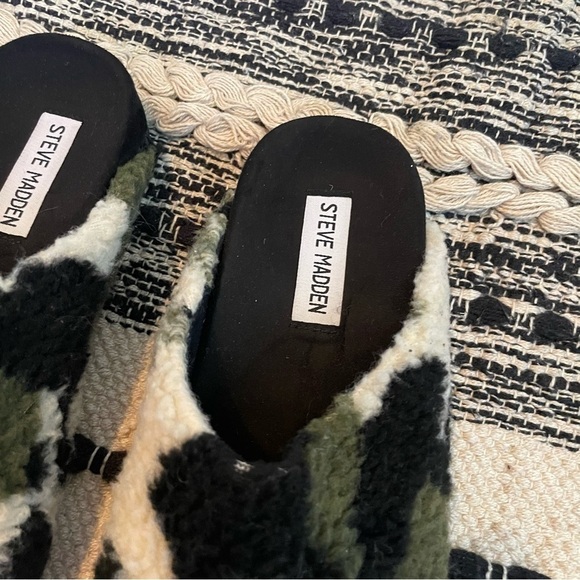 Steve Madden Camo Slippers Slip On - Picture 8 of 8